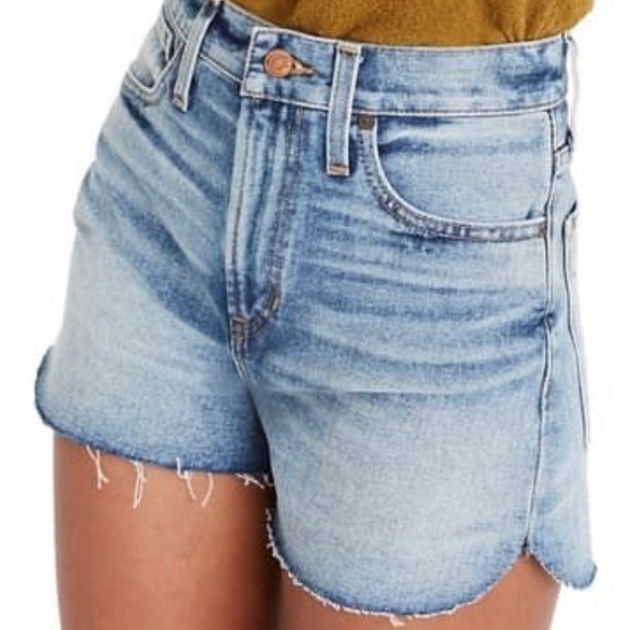 Madewell Pants - Madewell tulip hem denim shorts